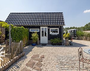 Guest house 610108 • Holiday property Tholen • Sfeervol 4-persoons huisje met buitensauna, bubbelbad en 