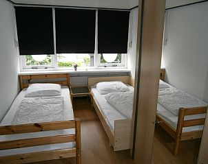 Guest house 610477 - Holiday property Tholen - Vakantiehuis mit privatem Garten und Grill