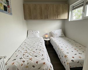 Guest house 611058 - Holiday property Tholen - VZ1028 Luxe vakantiechalet in Scherpenisse