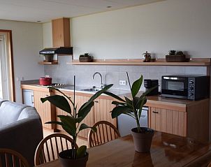 Kche und Essbereich im Ferienhaus in Koudekerke, Ferienunterkunft in Zeeland.