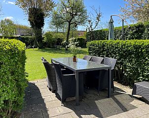 Terras bij VZ033 Appartement Koudekerke, perfect voor buiten dineren in Walcheren.