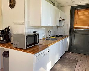 Stijlvolle keuken in VZ033 Appartement Koudekerke, ideaal voor koken in Walcheren.