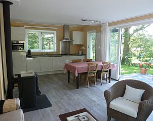 Modern kitchen and dining area in VZ1136 Detached vacation home in Koudekerke, Walcheren, Zeeland.
