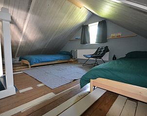 Gemtliches Mansardenzimmer mit Betten in Ferienhaus in Koudekerke, Walcheren