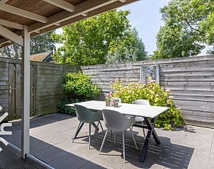 Stylish workspace in vacation home ZE068 in Oostkapelle, Walcheren, Zeeland.