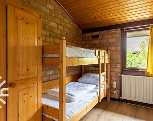 Entrance to vacation home ZE366 in Oostkapelle, Walcheren, with rental sign.