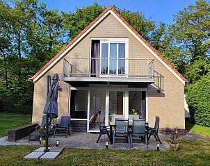 VZ2330 Holiday home in Oostkapelle with spacious garden and terrace, Walcheren, Zeeland.