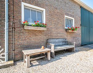 Fully equipped kitchen in vacation home ZE118, Oostkapelle, Walcheren, Zeeland.