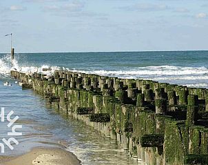 Vast sandy beach near vacation home ZE118 in Oostkapelle, Walcheren, Zeeland.