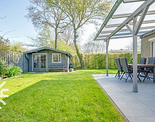 Garden and terrace of vacation home ZE742 in Oostkapelle, Walcheren.