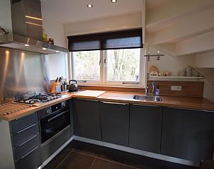 Volledig uitgeruste keuken in VZ1174 Vakantiehuis in Oostkapelle, Walcheren, Zeeland.