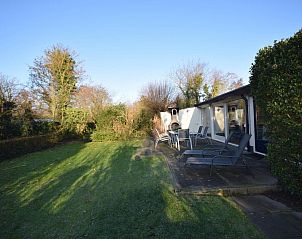 Geniet van de groene omgeving bij VZ2310 Vakantiebungalow in Oostkapelle, Walcheren.