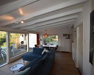 Gezellige woonkamer van VZ2310 Vakantiebungalow in Oostkapelle, Walcheren.