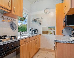 Modern kitchen in VZ2420 Holiday bungalow Oostkapelle overlooking garden