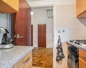 Kitchen of VZ2420 Holiday bungalow Oostkapelle with modern appliances