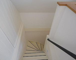 Ruime zolderkamer met bedden in VZ2316 Vrijstaand vakantiehuis in Oostkapelle, Walcheren, Zeeland.