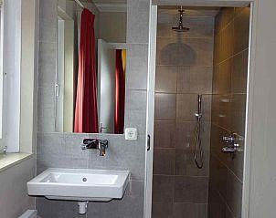 Keukenhoek in vakantiehuis ZE323, Oostkapelle, Walcheren, Zeeland met moderne voorzieningen.