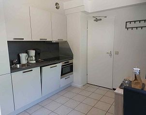 Schip bij zonsondergang in de buurt van vakantiehuis ZE323, Oostkapelle, Walcheren, Zeeland.