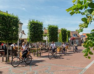 Fietsvriendelijke straat in Oostkapelle, dichtbij vakantiehuis ZE1548 op Walcheren.