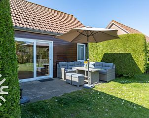 Enjoy the sunny garden of vacation home ZE414 in Oostkapelle, Walcheren, Zeeland.