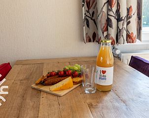 Modern kitchen in vacation home ZE414, Oostkapelle, Walcheren, Zeeland.