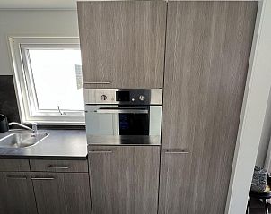 Kitchen with appliances in VZ652 Chalet Oostkapelle, Zeeland.