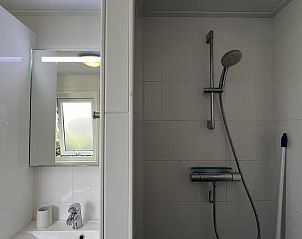 Bathroom with shower in VZ652 Chalet Oostkapelle, vacation home in Zeeland.