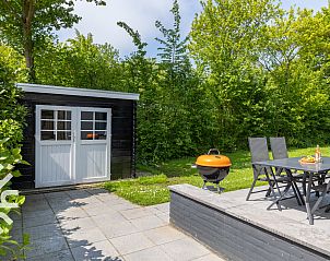 Strandhuisjes nabij vakantiehuis ZE228 in Oostkapelle, Walcheren, Zeeland.