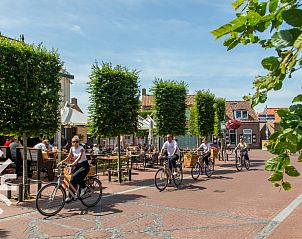 Gezellige eethoek in vakantiehuis ZE242, Oostkapelle, Walcheren, Zeeland.