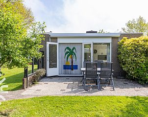 Luchtfoto van vakantiehuis ZE242 en omgeving in Oostkapelle, Walcheren, Zeeland.