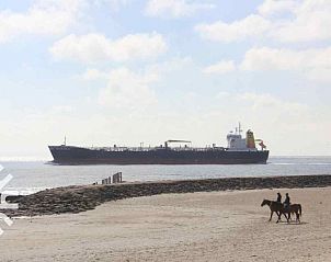 Gerumiges, modern eingerichtetes Wohnzimmer des Ferienhauses ZE730 in Westkapelle, Walcheren, Zeeland.