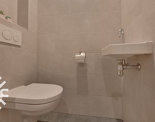 Modern shower in vacation home ZE926, Westkapelle, Walcheren.