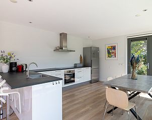 Bright attic bathroom in vacation home ZE263, Westkapelle with skylight.
