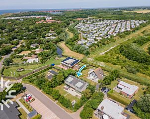 Modern kitchen in vacation home ZE263, Westkapelle with high-quality appliances.