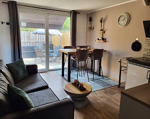 Essecke in VZ2343 Ferienhaus Westkapelle, ideal fr gemtliche Mahlzeiten in Zeeland.