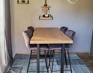 Gemtliche Sitzecke mit Fernseher in VZ2343 Ferienhaus Westkapelle, Walcheren.