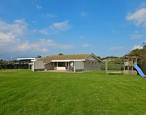 Vakantiehuis in Westkapelle met grote tuin en kinderspeelplaats, Walcheren, Zeeland.