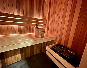 Luxe sauna in Appartement Beach House Westkapelle 107.6, Westkapelle, Zeeland voor ontspanning na een dag aan het strand.