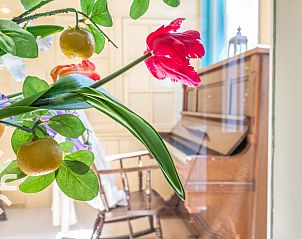 Ruime eetkamer in vakantiehuis ZE082, Domburg, Walcheren, Zeeland.