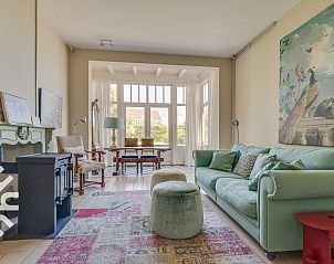 Stijlvolle eetkamer in vakantiehuis ZE082, Domburg, Walcheren, Zeeland.