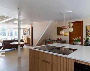 Gezellige woonkamer in vakantiehuis ZE1200, Domburg, Zeeland.