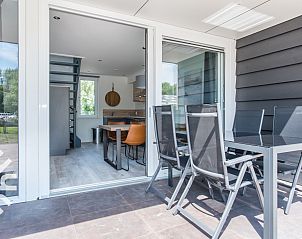 Slaapkamer met tweepersoonsbed in vakantiehuis ZE1447, Aagtekerke, Walcheren, Zeeland.