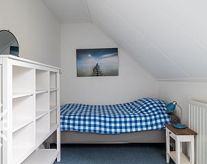 Moderne keuken en eetruimte in vakantiehuis ZE257 in Aagtekerke, Walcheren, Zeeland.