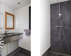 Slaapkamer met eenpersoonsbed in vakantiehuis ZE257 in Aagtekerke, Walcheren, Zeeland.