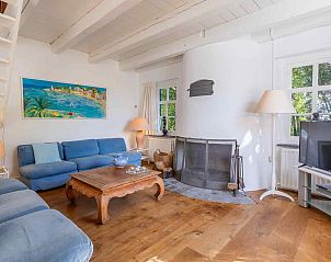 Knusse zolderkamer met houten balken in vakantiehuis ZE415, Aagtekerke, Walcheren.