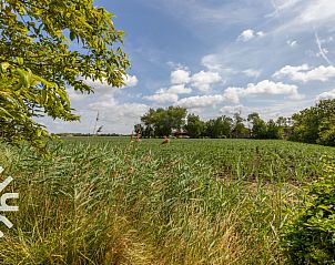 Badkamer met moderne voorzieningen in vakantiehuis ZE666 in Aagtekerke, Zeeland.