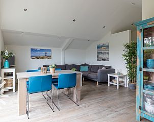 Terras met uitzicht op de velden bij vakantiehuis ZE666 in Aagtekerke, Zeeland.