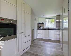 Lichte en ruime slaapkamer in vakantiehuis ZE256 in Aagtekerke, Walcheren, Zeeland.