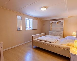 VZ1038 Vakantiehuis in Aagtekerke, Walcheren, Zeeland, comfortabele slaapkamer met ledikant.