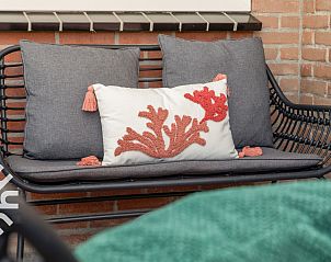 Comfortabele zitplek op veranda van vakantiehuis ZE1387 in Aagtekerke, Walcheren.